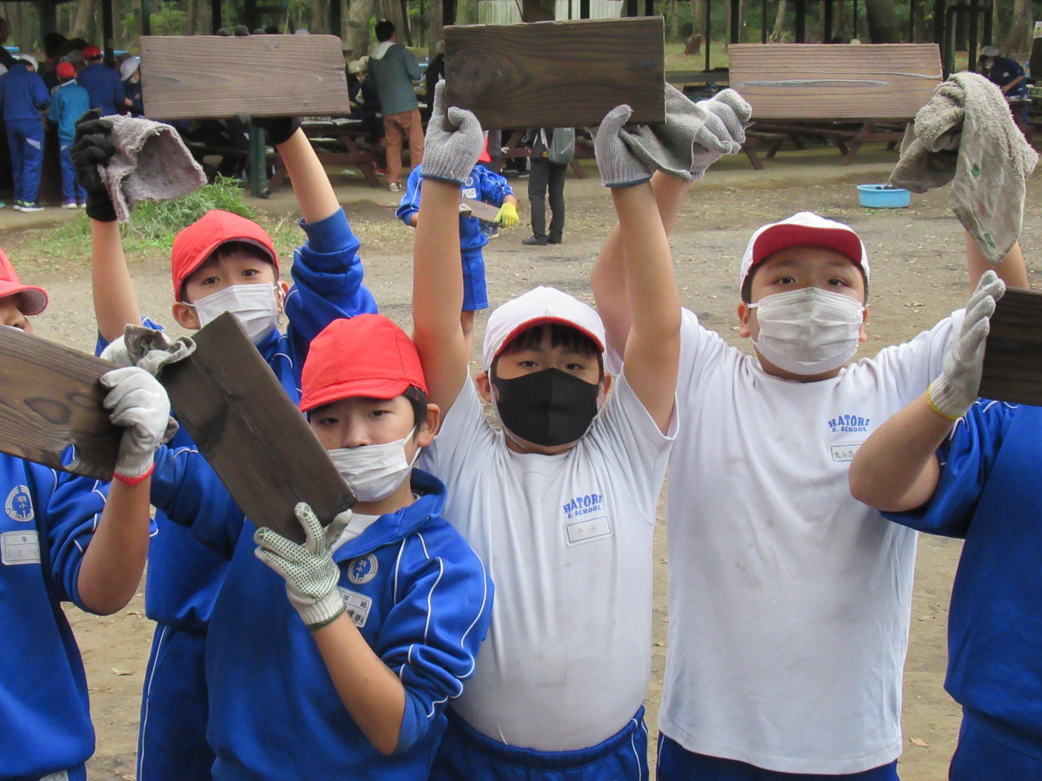 学校だより候補2・3組（焼杉板）