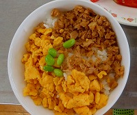 そぼろ丼